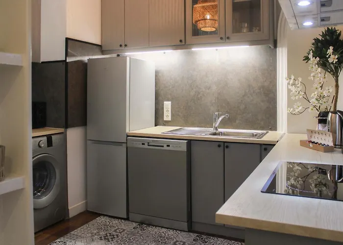Elegant Parisian In The Heart Of The 9 *